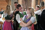 Die Volkstanzgruppe Altaussee beim Servus Musikantenstammtisch im Woferlstall, Bad Mitterndorf, Steiermark