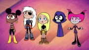 v.li.: Bumblebee, Ravager, Terra, Raven, Jinx