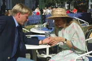 Serge Falck (Pepi Schoitl), Ellen Umlauf (Frau Kaiser).