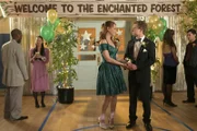 Brea Bee (Sadie Stanley, mitte l.), Adam Goldberg (Sean Giambrone, mitte r.)