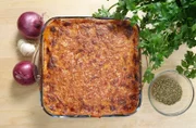 Das Hauptgericht von Lijana Kaggwa: Moussaka mit veganem Hack.