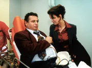 MDR Fernsehen IN ALLER FREUNDSCHAFT FOLGE 15, "Hoffnungen", am Donnerstag (26.01.12) um 12:30 Uhr. Nils Kanter wird eingeliefert. Mit Laura Glaser (Ann-Cathrin Sudhoff).