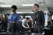 Special Agent Tiffany Wallace (Katherine Renee Kane, l.); Special Agent Stuart Scola (John Boyd, r.)