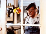 Meister Eder (Gustl Bayrhammer) und Pumuckl. Weiteres Bildmaterial finden Sie unter www.br-foto.de.