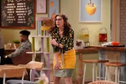 Kat (Mayim Bialik)