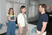 Für Johanna (Charlott Reschke, l.) versuchen Matilda (Anna-Katharina Fecher) und Julian Gerner (Onno Buß) an einem Strang zu ziehen.