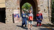 In Wassenberg begibt sich Daniel A√ümann mit Stadtschreiber und Fleischhauer auf eine Zeitreise ins Mittelalter ‚Äì und begegnet Ritter Gerhard auf dem Tablet und in 3-D.