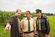 Vorne, l-r: Dominik Lorenz (Thomas Limpinsel), Franz Hubert (Christian Tramitz), Johannes Staller (Helmfried von Lüttichau)