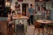 (v.l.n.r.) Brigitte (Schuyler Helford); Max (Cheyenne Jackson); Kat (Mayim Bialik)