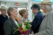 Die Sackbauers wieder vereint (v.li.): Kai-Uwe Lemke (Charles Brauer), Antonia "Toni" Sackbauer (Ingrid Burkhard), Johanna 'Hanni' Sackbauer (Erika Deutinger), Karli (Klaus Rott), Edmund "Mundl" Sackbauer (Karl Merkatz).