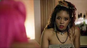 Nina (Amara Okereke) wird schmerzlich bewusst, dass sie zu wenig Rücksicht auf die Gefühle ihres Chefs genommen hat.