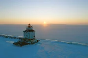 Sie wirken im Winter wie ein gefrorenes Meer, doch die fünf großen Seen Nordamerikas sind riesige Süßwasserspeicher.