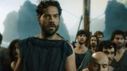 Zehn Jahre dauert die gefahrvolle Irrfahrt von Odysseus auf dem Mittelmeer. Dem Schicksal ausgesetzt, tritt der Held an gegen grollende Götter, mythische Wesen und menschenfressende Riesen. Odysseus bricht mit rund 500 Gefährten auf, er überlebt als Einziger.