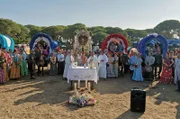 Einmal im Jahr, zu Pfingsten, versammeln sich bis zu 800.000 Pilger am andalusischen Pilgerort, um einer Marienstatue zu huldigen.