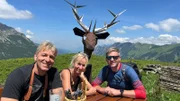 Daniel Schwegler und Heike von der Enzianhütte zusammen mit Johannes Zenglein.