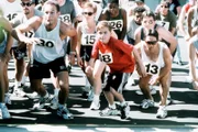 Malcolm (Frankie Muniz, mi.) geht bei einem Wohltätigkeitsmarathon an den Start.