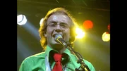 Wigald Boning, Sänger der Band "Die Doofen", auf der Alabama-Bühne.
