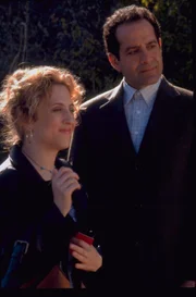 Ein neues verzwickter Fall wartet auf Adrian Monk (Tony Shalhoub, r.) und Sharona Fleming (Bitty Schram, l.).
