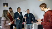 Ben Handke (2.v.l.); Ingo Lenßen (3.v.l.)