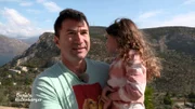 In Griechenland liegen die Wurzeln von Lucas Cordalis. Gemeinsam mit Daniela, Sohpia, Iris und Peter macht er Urlaub dort und zeigt ihnen Orte seiner Kindheit...