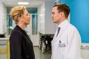 Dr. Helena von Arnstett (Claudia Hiersche) und Dr. Tobias Lewandowski (Eric Klotzsch)