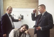 v.l.n r. Eberhard Feik als Thanner, Götz George als Schimanski, Werner Schwuchow als Kriminalrat Kissling