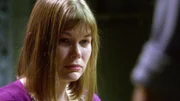 Im Kreuzverhör bricht Jill (Merissa Morin) weinend zusammen. Sie wird verdächtigt, eine Erzrivalin getötet zu haben.