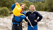 Checker Julian zusammen mit Wasserversorgungstechnikerin Sophia