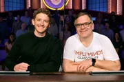 Rateteam-Kapitän Elton (r.) und der Skirennläufer Linus Straßer (l.) bilden ein Rateteam.