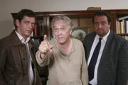 Da war einmal Fernblick, beschreibt Ulrich Niedecker (Gerd Anthoff, m.) den beiden Kommissaren Florian Prantl (Andreas Giebel, r.) und Christian Lind (Tom Mikulla) und gibt sich damit selber ein Tatmotiv für den Mord.