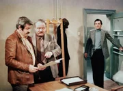 Kriminalkommissar Veigl (Gustl Bayrhammer, Mitte), Kriminalmeister Brettschneider (Willi Harlander, li.) sowie Kriminalhauptkommissar Lenz (Helmut Fischer). Weiteres Bildmaterial finden Sie unter www.br-foto.de.