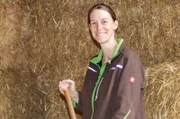 Erst seit Januar 2020 sind Hannah (Bild) und Thomas Braß Eigentümer des Ackerbaubetriebs in Niederstadtfeld. Ihr Ziel: ein Bio-Mischbetrieb mit funktionierender Kreislaufwirtschaft, in der Mensch und Natur achtsam miteinander leben.