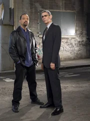 Detective Odafin Tutuola (Ice-T, l.), Detective John Munch (Richard Belzer), 10. Staffel