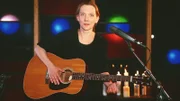 Katja Werker (spielt sich selbst) gibt ein Konzert in Reutlitz.