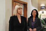 Charlotte (Mona Seefried, l.); Doris (Simone Ritscher, r.)