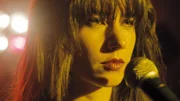 Rita (Ximena Romo) ist Sängerin einer Band.