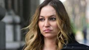 In einem abgelegenen Waldstück werden unter Minderjährigen illegale Faustkämpfe ausgeführt. Weiß Sandra Roberts (Drea de Matteo), Mutter eines Minderjährigen, mehr darüber?