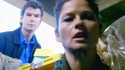 In diesen Momenten hasst Jordan (Jill Hennessy) ihren Job: Sie und Woody (Terry O'Connell) begutachten eine Leiche im Müllcontainer.