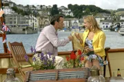 Obwohl Debbie (Stefanie Kellner) und Edward (Michael Roll) sich näher kommen, verschweigt er den wahren Grund seines Cornwall-Aufenthalts.