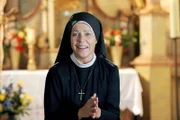 Schwester Hanna (Janina Hartwig) wird von Lisa überrascht.