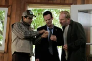 Adrian Monk (Tony Shalhoub), Randall Disher (Jason Gray-Stanford) und Leland Stottlemeyer (Ted Levine)