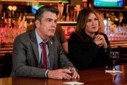 Deputy Chief William Dodds (Peter Gallagher) und Lieutenant Olivia Benson (Mariska Hargitay)