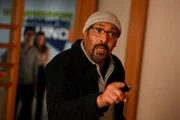 Alec Mercer (Jesse L. Martin)