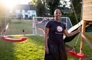Super-Nanny Shada Lambert betreut in London zwei Kinder. Sie wird auch oft für Urlaube gebucht und reist viel mit anderen Familien.