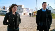 Kitty (Ophelia Lovibond, l.) steckt in Schwierigkeiten: Um sie vor einer tödlichen Bedrohung zu schützen, müssen Holmes (Jonny Lee Miller, r.) und Watson wieder zusammenarbeiten ...