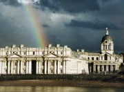 Blick über die Themse auf das Naval College.
