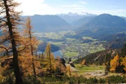 Altausseer See im Herbst und Blick auf Trisselwand.