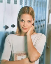 In der Kennedy High gibt es nur noch ein Thema: Wer wird die diesj&auml;hrige Homecoming Queen? Nat&uuml;rlich steht auch Brooke (Leslie Bibb) zur Wahl, doch pikanterweise auch Mary, Carmen und Poppy...