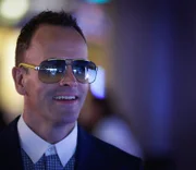 Sherlock (Jonny Lee Miller) mischt weiter in Kittys Privatleben ein und sorgt damit für Ärger ...