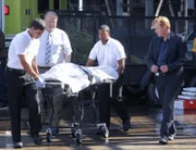 Lt. Horatio Caine (David Caruso, r.)